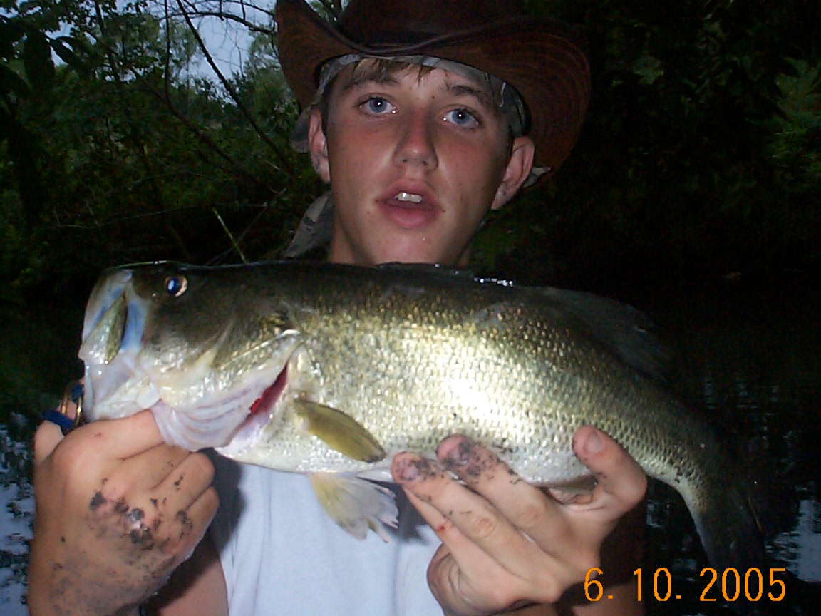 Hunt Louisiana whitetail fair chase, Louisiana Bow hunters harvest 160 inch bucks!